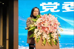 以不断改进的工匠打制了富有影响力的金系统 