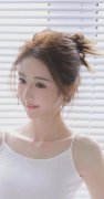 <b>正在干部选拔任用中为他人谋取好处并收受财物</b> 